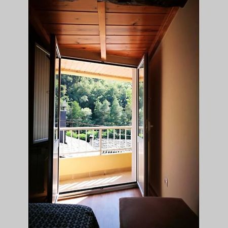 Apartamento con vistas al río A Solaina Samos Exterior foto