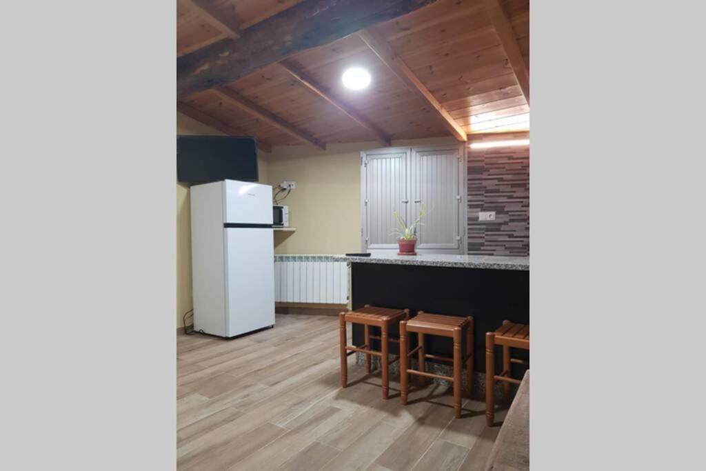 Apartamento con vistas al río A Solaina Samos Exterior foto